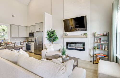 Greenwood House | Walk to Boat Ramp: Lake Greenwood Getaway!