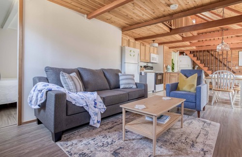 Pacific City House | Walk to Cape Kiwanda from This Casual Charmer with Sweet Queen Loft Bedroom!