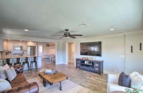 Gilbert House | Walk to Downtown Gilbert Home with Fire Pit!
