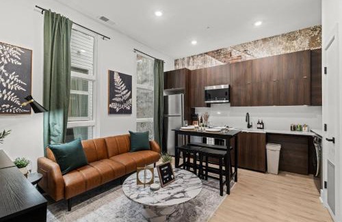 Old City Apartment | Walk to Everything in Old City- ADA compliant unit