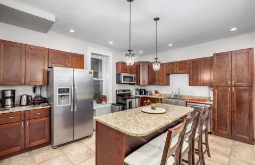 Central West End House | Walk to Forest Park Euclid Fire Pit Porch Swing