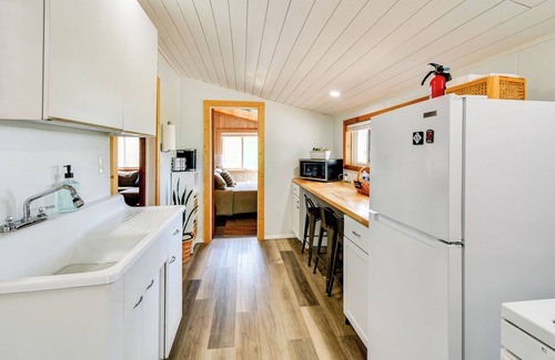 Prudenville Cabin | Walk to Houghton Lake: Cabin w/Fire Pit!