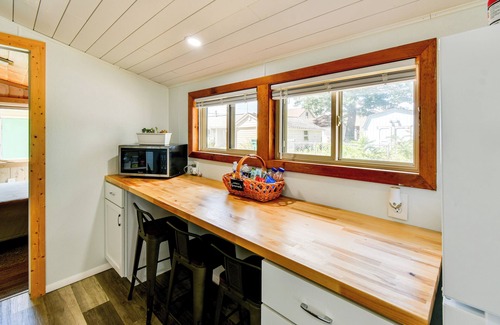 Prudenville Cabin | Walk to Houghton Lake: Cabin w/Fire Pit!