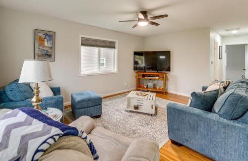 Port Clinton House | Walk to Lagoon Saloon! Chic Home on Nugents Canal