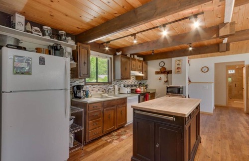 Comstock Acres House | Walk to Lake and Tahoe City, Breathtaking Views