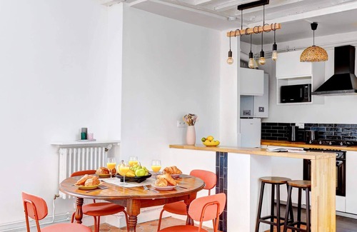 Quartier de la Roquette Apartment | Walk to Le Marais - Sleeps 4