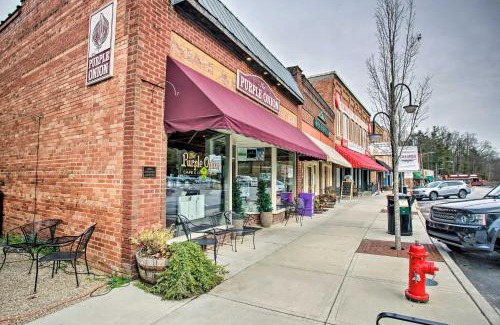 Saluda Apartment | Walk to Main Street Eats Remodeled Saluda Apt