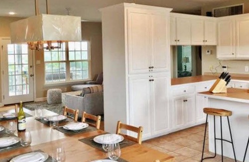 Surf Side Shores House | WALK TO PRIVATE ACCESS "PET FRIENDLY BEACH" ENJOY nPRIVATE POOL & HOT TUB