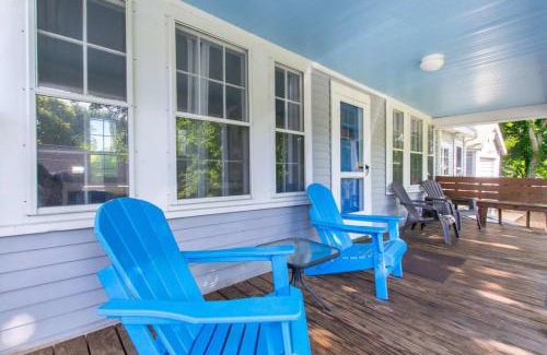 Wellfleet House | Walk to Restaurants Shopping & Harbor