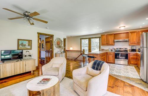Finesville House | Walk to River Couples Retreat in Kintnersville!