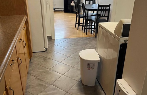 Saint-Jean-Baptiste Apartment | Walk To Rue St-Jean: Fast Wi-Fi + workspace + AC
