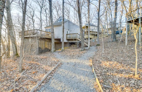 Treeloft House | Walk to Ski Slopes Wintergreen Resort Treehouse