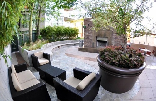 Downtown Los Angeles Condo | Walk To Staples,LA Live!,Conv.Cntr.,Cafes, Bars, Movies