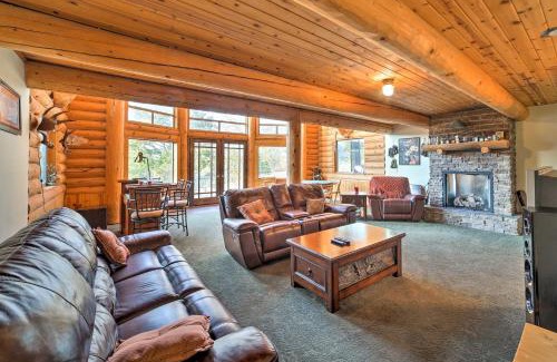 Shell Knob House | Walk to Table Rock Lake Spacious Home with Deck!