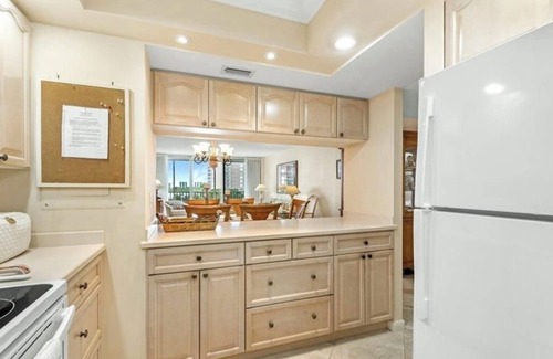 Vanderbilt Beach Condo | Walk to the beach! 2 Bedroom Condo