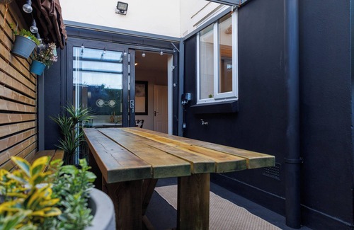 Bournemouth City Centre House | Walk to the beach in 4 minutes.