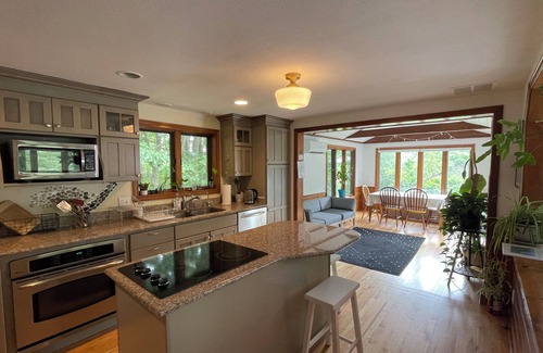 Biddeford House | Walk to the beach! Luxuriate in an outdoor sauna