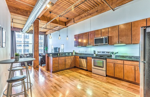 Downtown West Apartment | Walk to the City Museum! Large 3BR Loft Downtown