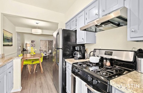 Westfield Apartment | Walk to the Golf Course! 2BD Apt + Pool + Parking
