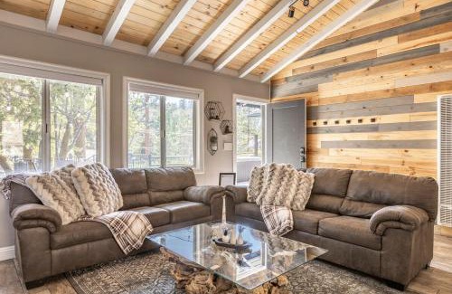 Moonridge Ski Chalet | Walk to the Slopes from Modern Cabin with Hot Tub, Moonridge