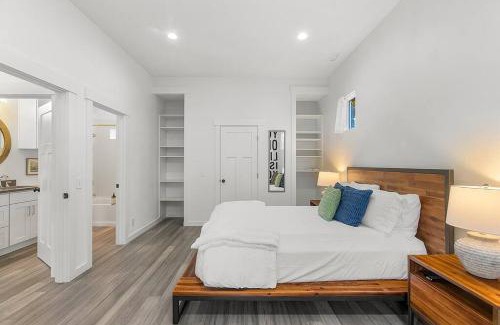 West End Apartment | Walk to the waterfront - Charmwood House in Tacoma