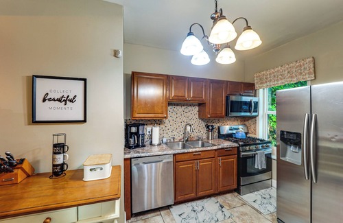 Corryville House | Walk to University of Cincinnati: Historic Home!