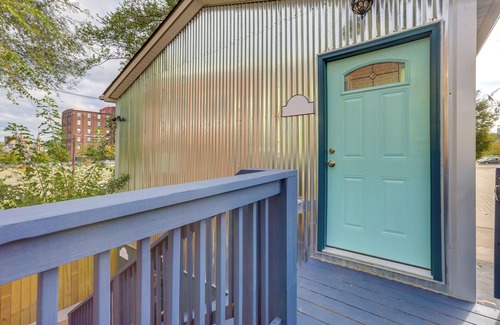 Smoketown Jackson Apartment | Walk to UofL Hospital: ‘Fonzi Flat’ in Smoketown!