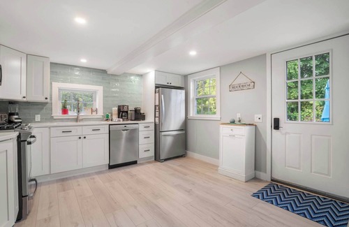 East Harwich House | Walk to Water Access to Hiking Trails!