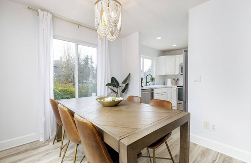 Neighbors Southwest House | Walkable 4BDR Charmer - Close to Wine Country and Downtown!