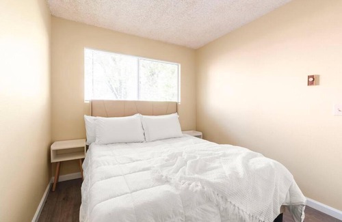 Downtown Apartment | Walkable condo in heart of vibrant D/n Redmond