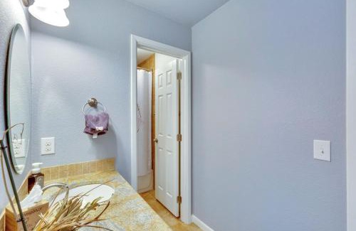 Govalle House | Walkable East Austin Oasis with Jacuzzi and Golf