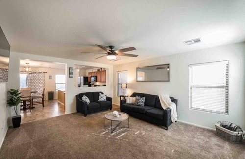 Maryvale House | Walking distance to camelback ranch spring training!