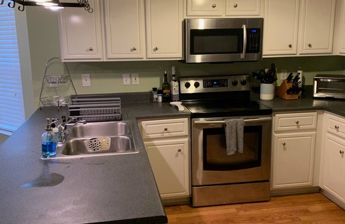 National Hills House | Walking Distance to Masters, 3 Parking Spots, 3/2 with comforts of home