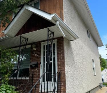 Winnipeg House | Walking distance to St Boniface, easy parking