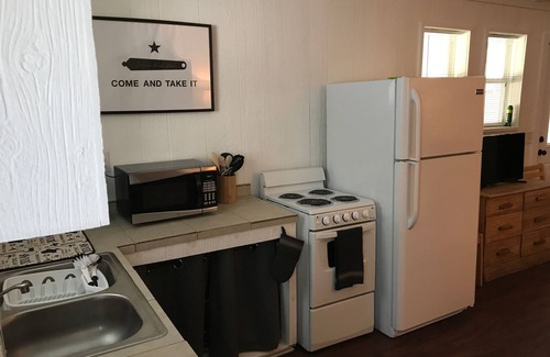 Westfield Cabin | Walking distance to Zilker Park, ACL, and so much more!