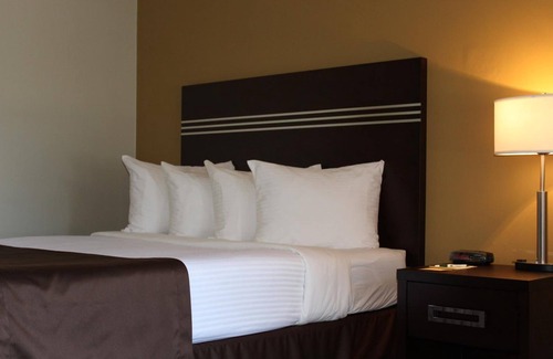 Rocky Mountain House Hotel | Walking Eagle Inn & Lodge