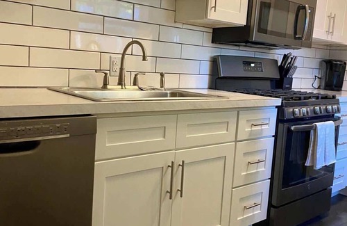 Bellaire House | WalkToTown : Pets, lakes, golf, and bikes nearby!