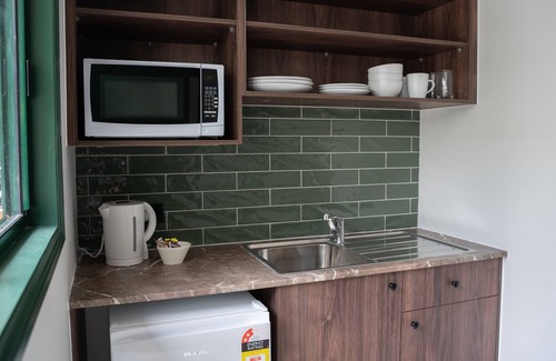 Mudgeeraba Hotel | Wallaby Hotel