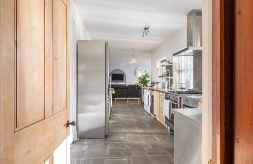 Brackley Cottage | Walltree House - a country house that sleeps 10 guests in 4 bedrooms