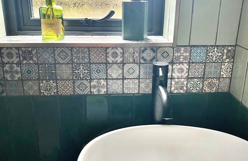 Kingscote Other | Walnut Farm, Kingscote, Cotswolds - Unique farm stay