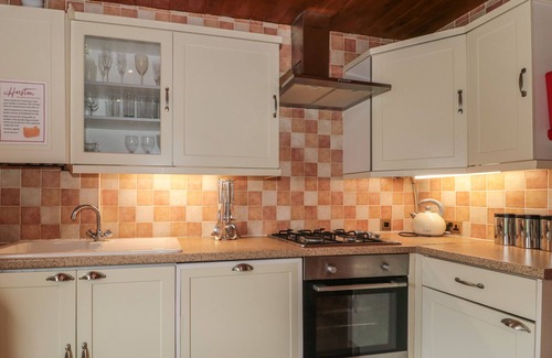 Swanage Cottage | WALNUT, pet friendly, with hot tub in Swanage