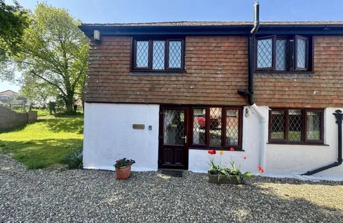 Repps with Bastwick House | Walnut Tree Cottage - River View