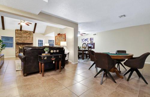 North San Antonio - SAT House | Wanderlust - A Birdy Vacation Rental