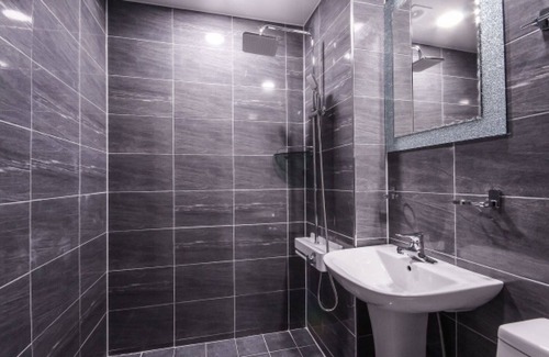 Wanju Hotel | Wanju Yuhwangonchen