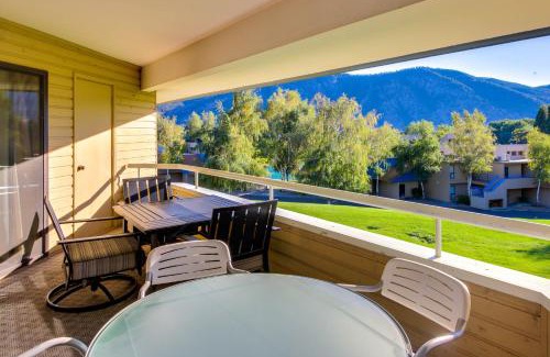 Wapato Point House | Wapato Point Halmalka 503A