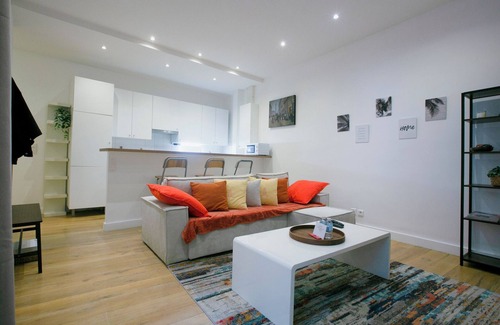 13th Arrondissement Apartment | Warm 2 Bedrooms Apartment - C38