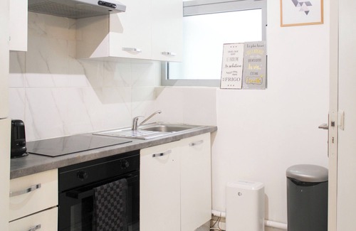 Saint-Vincent-de-Paul Apartment | Warm and convenient near Montmartre