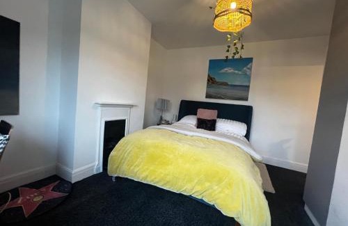 Chichester House | Warm and cosy city centre home near train station