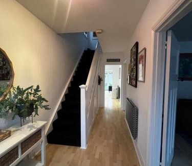 Chichester House | Warm and cosy city centre home near train station