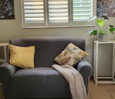 Greater Johannesburg Metropolitan Area Apartment | Warm and Cozy Home in Randburg